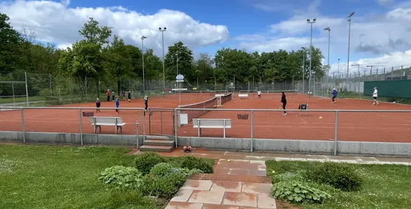 KidsCamp Tenniscamp Arlesheim – Tennistraining auf der Anlage